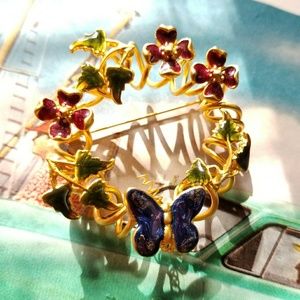 Brooch Butterfly and flowers wreath broach gold tone pin